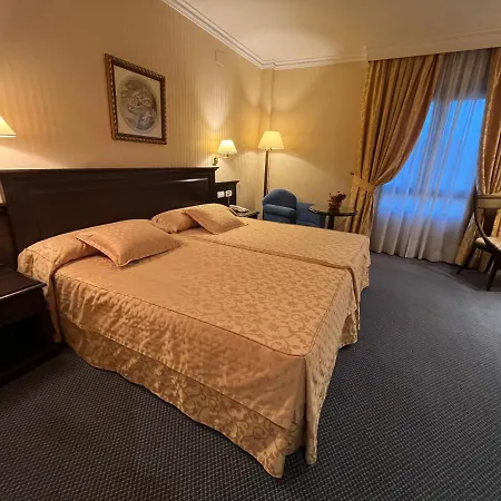 Hotel Santiago 4*