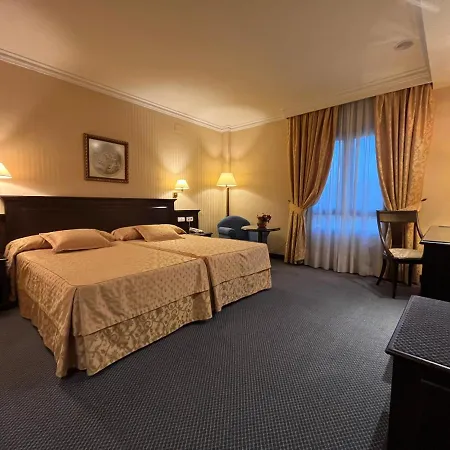 Santiago 4* לינארס