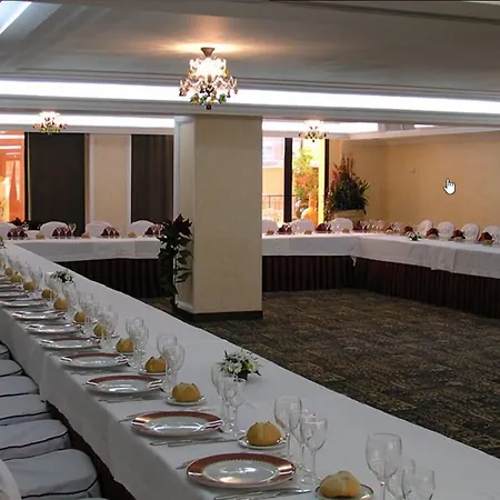 מלון Santiago לינארס