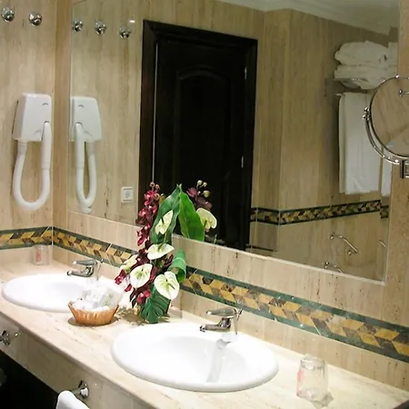 Santiago לינארס