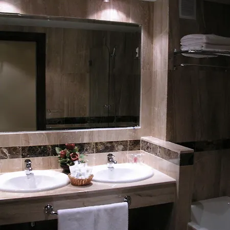 Santiago לינארס